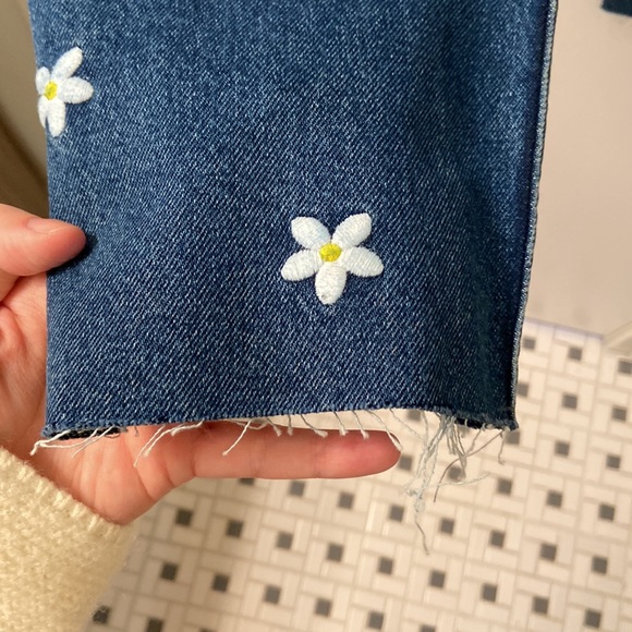 NWT New Look Cropped Daisy Denim - Picture 5 of 6